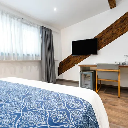 Azur Palace Luxury בית הארחה ספליט
