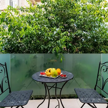 בית הארחה Azur Palace Luxury 4*
