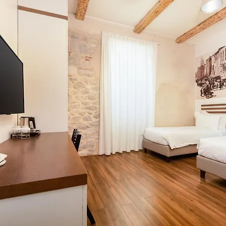 아주르 팰리스 럭셔리 룸스 4*