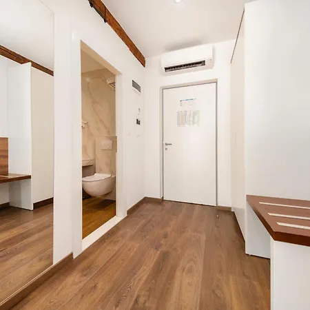 아주르 팰리스 럭셔리 룸스 게스트하우스