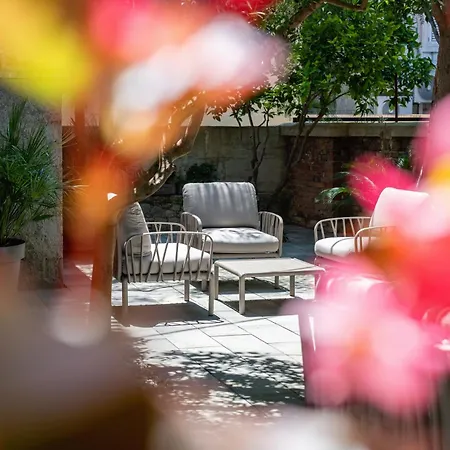 아주르 팰리스 럭셔리 룸스