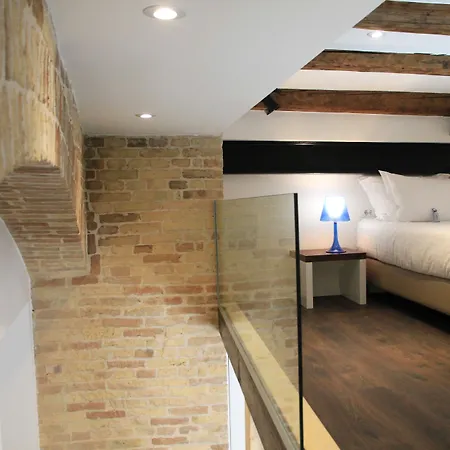 아주르 팰리스 럭셔리 룸스 4*