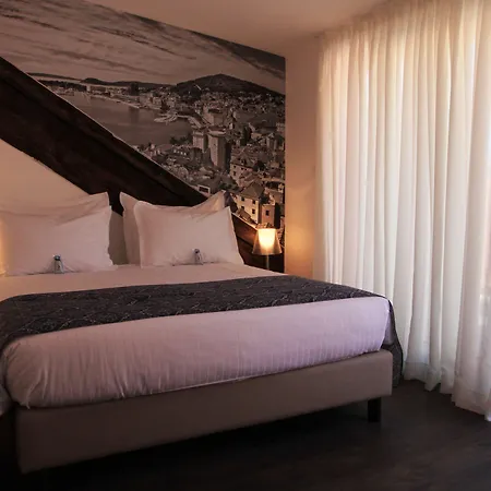 게스트하우스 아주르 팰리스 럭셔리 룸스 4*