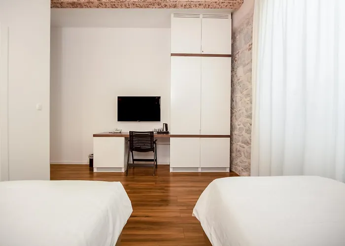 게스트하우스 아주르 팰리스 럭셔리 룸스 4*