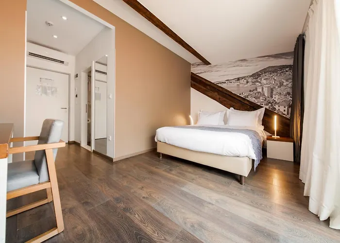 게스트하우스 아주르 팰리스 럭셔리 룸스 스플리트