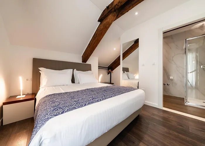 아주르 팰리스 럭셔리 룸스 게스트하우스