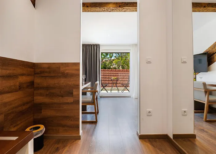 아주르 팰리스 럭셔리 룸스