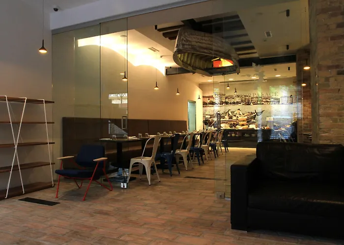 아주르 팰리스 럭셔리 룸스 4* 스플리트