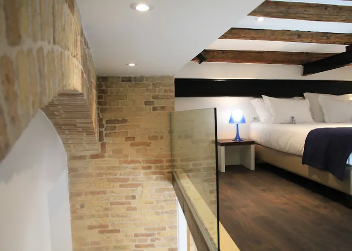 아주르 팰리스 럭셔리 룸스 4*