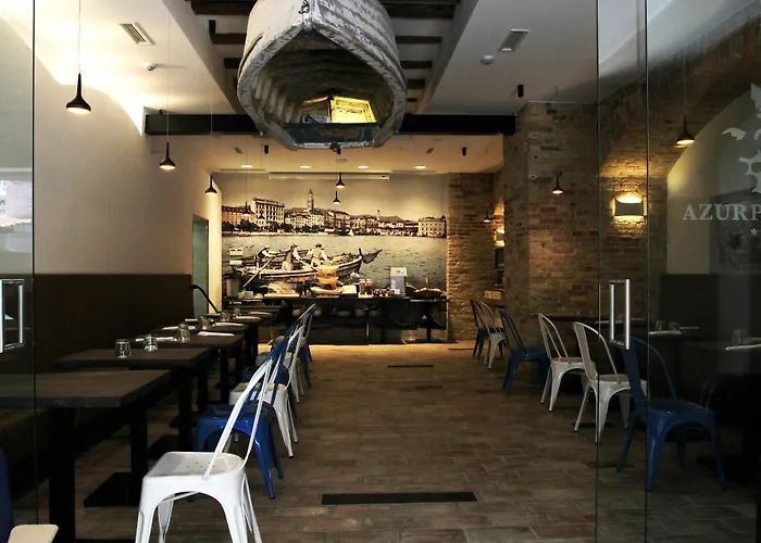 아주르 팰리스 럭셔리 룸스 4*