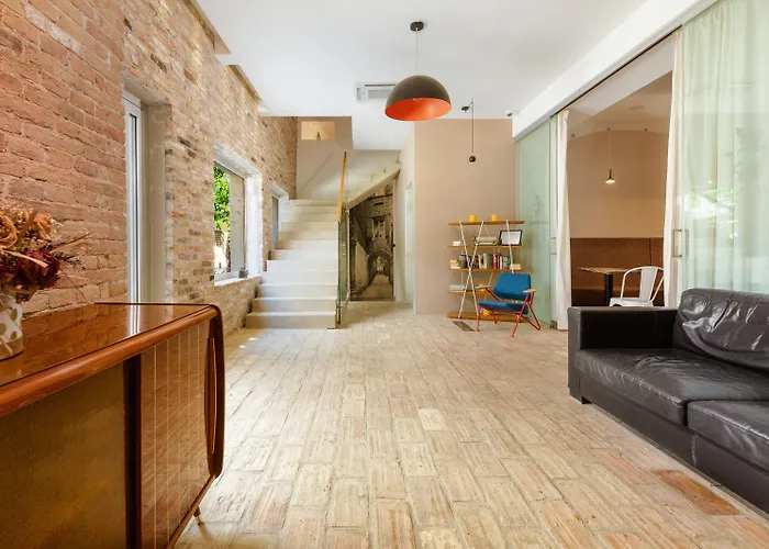 게스트하우스 아주르 팰리스 럭셔리 룸스 4*