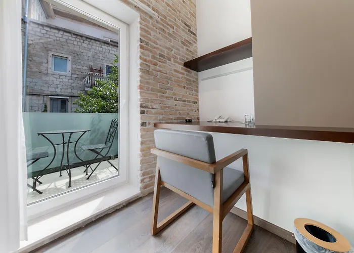 아주르 팰리스 럭셔리 룸스 4* 스플리트