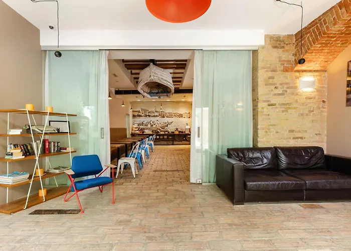 Casa de hóspedes Azur Palace Luxury 4*